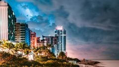 Hrozí masívny pád trhov. Finančný stratég varuje pred hurikánom, ktorý má udrieť v roku 2026