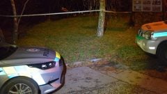 Muž zhodil expriateľku z úskalia, padala desiatky metrov. Polícia vyšetruje pokus o vraždu