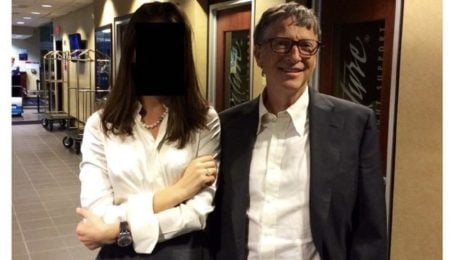 na snímke Bill Gates