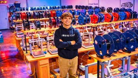 18-ročný Michael vybudoval