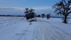 MIMORIADNE: Na východe Slovenska skončil v priekope autobus s deťmi. Evakuovať ich museli cez okno
