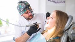 Zubár varuje pred bežným hygienickým návykom Slovákov. „Štúdia ukázala o 49 percent vyššie riziko cukrovky“