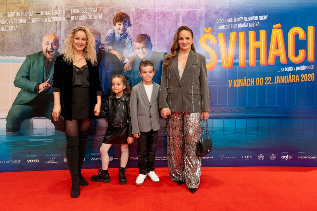 Skutočná mama (Lucia Bugalová) a filmová (Zuzana Kubovčíková Šebová)_Šviháci_foto Bontonfilm