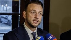 Dovolenka Šutaja Eštoka za 12-tisíc eur je opäť na stole vyšetrovateľa. V kauze zasiahol prokurátor