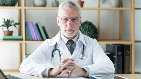 Pil kávu s tromi cukrami, dnes varuje: „Genetika nie je osud.“ Lekár odhalil 3 zmeny, ktoré zlepšia metabolizmus