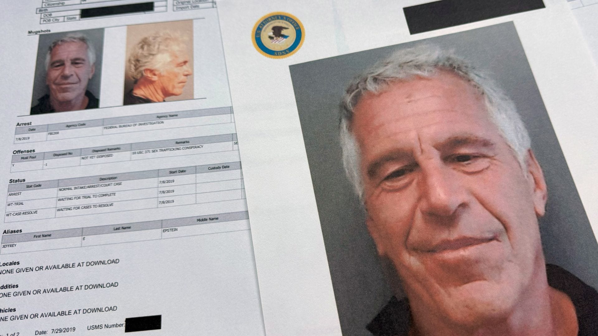 Na snímke Jeffrey Epstein
