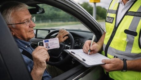 Seniori za volantom pozor, hrozia vám pokuty až 800 eur: Novela zákona mení pravidlá na cestách