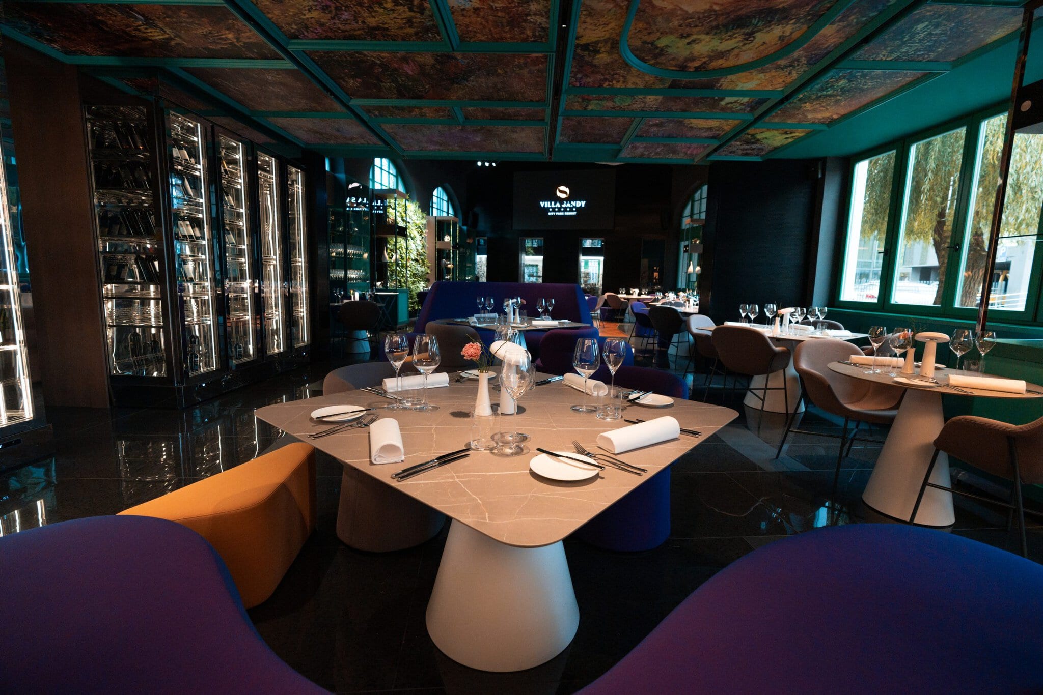 2. SEVEN Restaurant Café