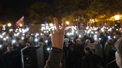 Zvonili na poplach a žiadali koniec vlády. Študentské protesty dnes rozozvučali slovenské mestá (VIDEO)