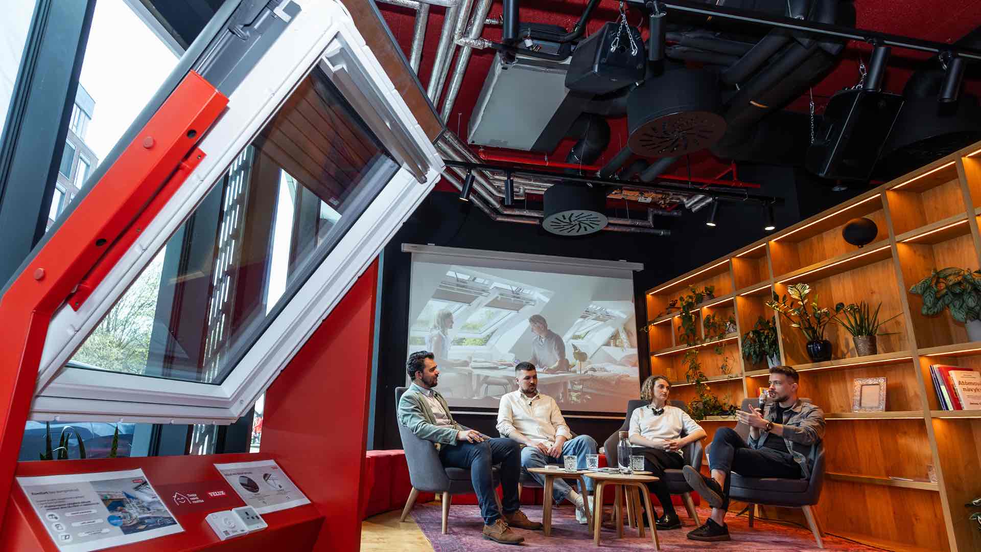 na snimke je velux, okno