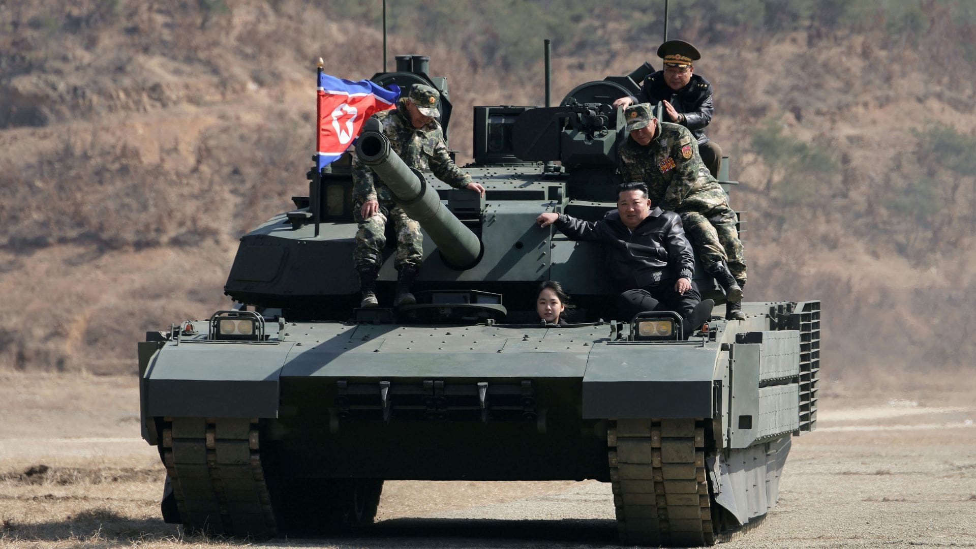 Kim Čong-un s dcérou v tanku