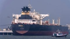 Pätina svetovej ropy ako rukojemník. Irán chystá v Hormuze „ropné mýto“, žiada milióny za každý tanker