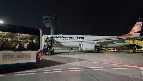 Prví uviaznutí Slováci sú v Bratislave. Na palube vládneho letu bol aj poslanec Smeru