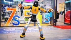 Čína otvorila prvý obchod s humanoidnými robotmi: Stoja od 1 000 do 88 000 eur, niektoré už pracujú v nemocnici