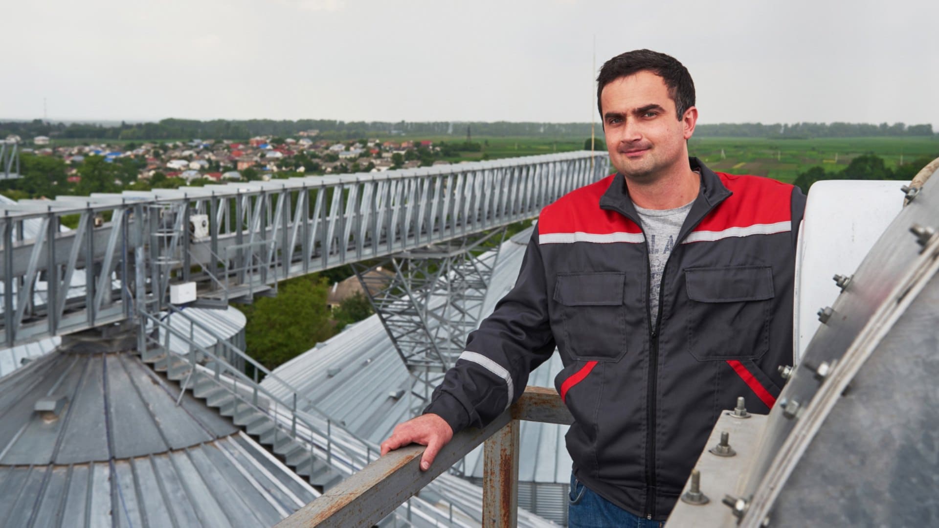 Z 2 043 eur vidíš len 1 143 eur. Slovensko je rekordérom v odvodoch