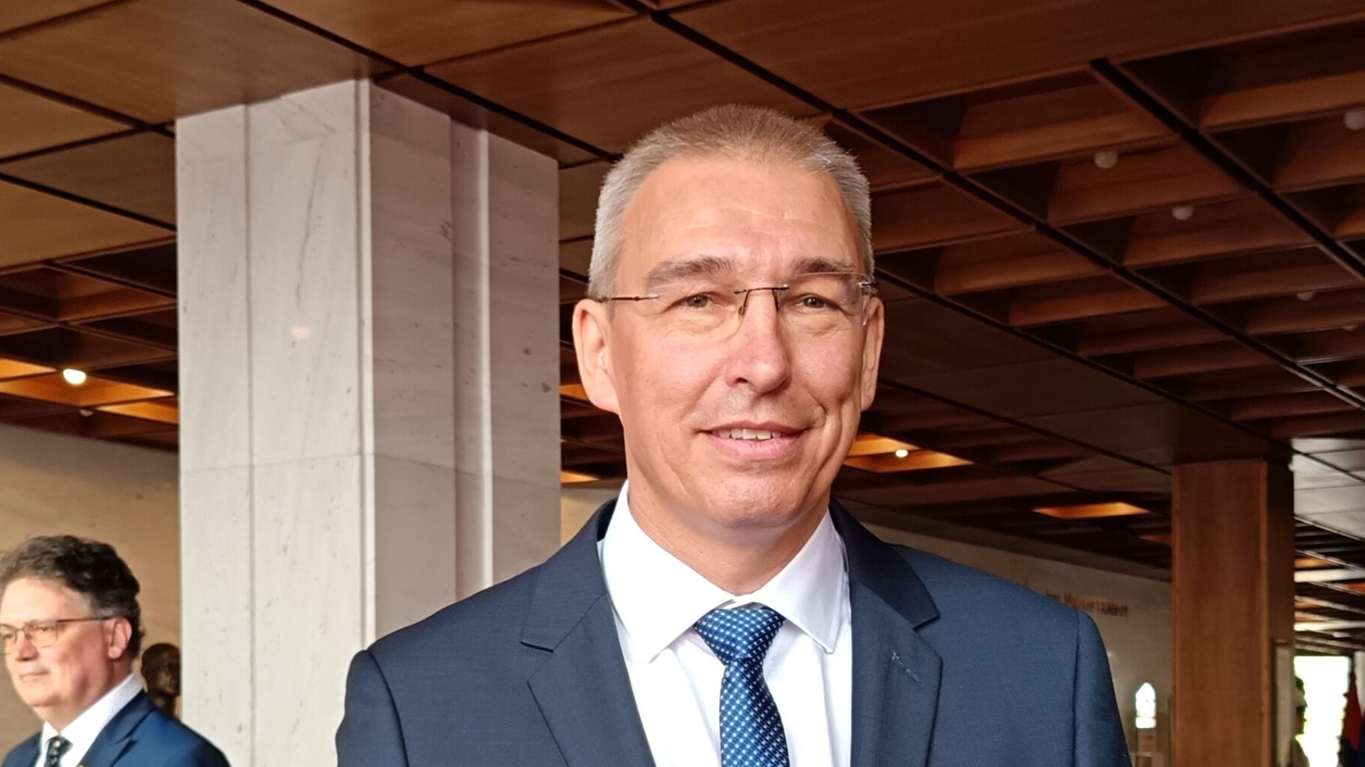 „Školstvo nepotrebuje nové nepremyslené projekty.“ Parlament má nového poslanca, strieda odídeného Hajka