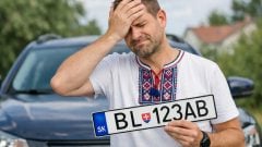 Pravidlo 365 dní: Slovenskí vodiči prichádzajú o stovky eur pre banálnu chybu so ŠPZ. Netušia o dôležitej lehote