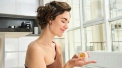 Dermatologička upozorňuje na zásadný omyl pri kolagéne. Niektoré potraviny pôsobia lepšie než drahé doplnky