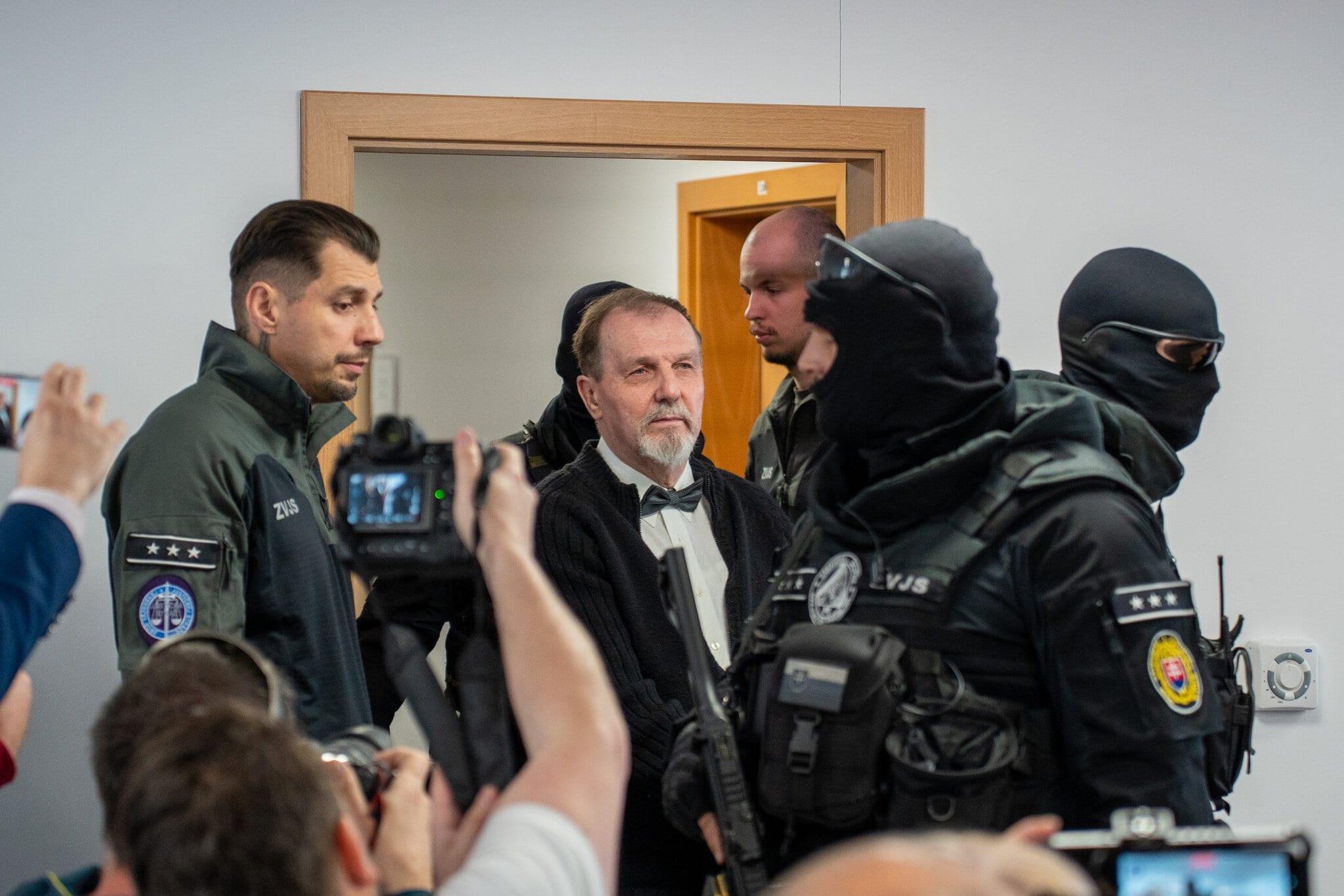 Na snímke dôchodca Juraj C., ktorý čelí obžalobe zo spáchania obzvlášť závažného zločinu teroristického útoku.