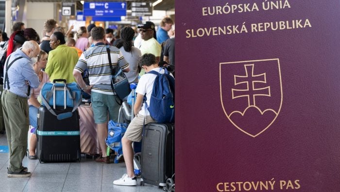 Príplatok až 319 eur: Letenky budú rekordne drahé, dopravcovia rušia lety a dvíhajú ceny, Slováci si priplatia