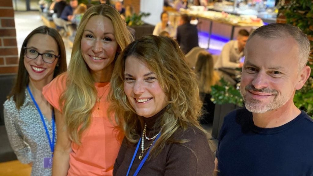 LáskaTu, Rande v meste