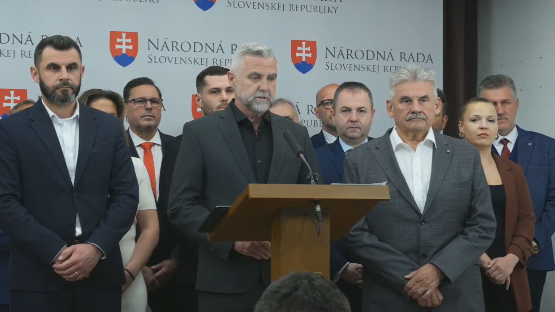 Na snímke tlačová konferencia strany Smer