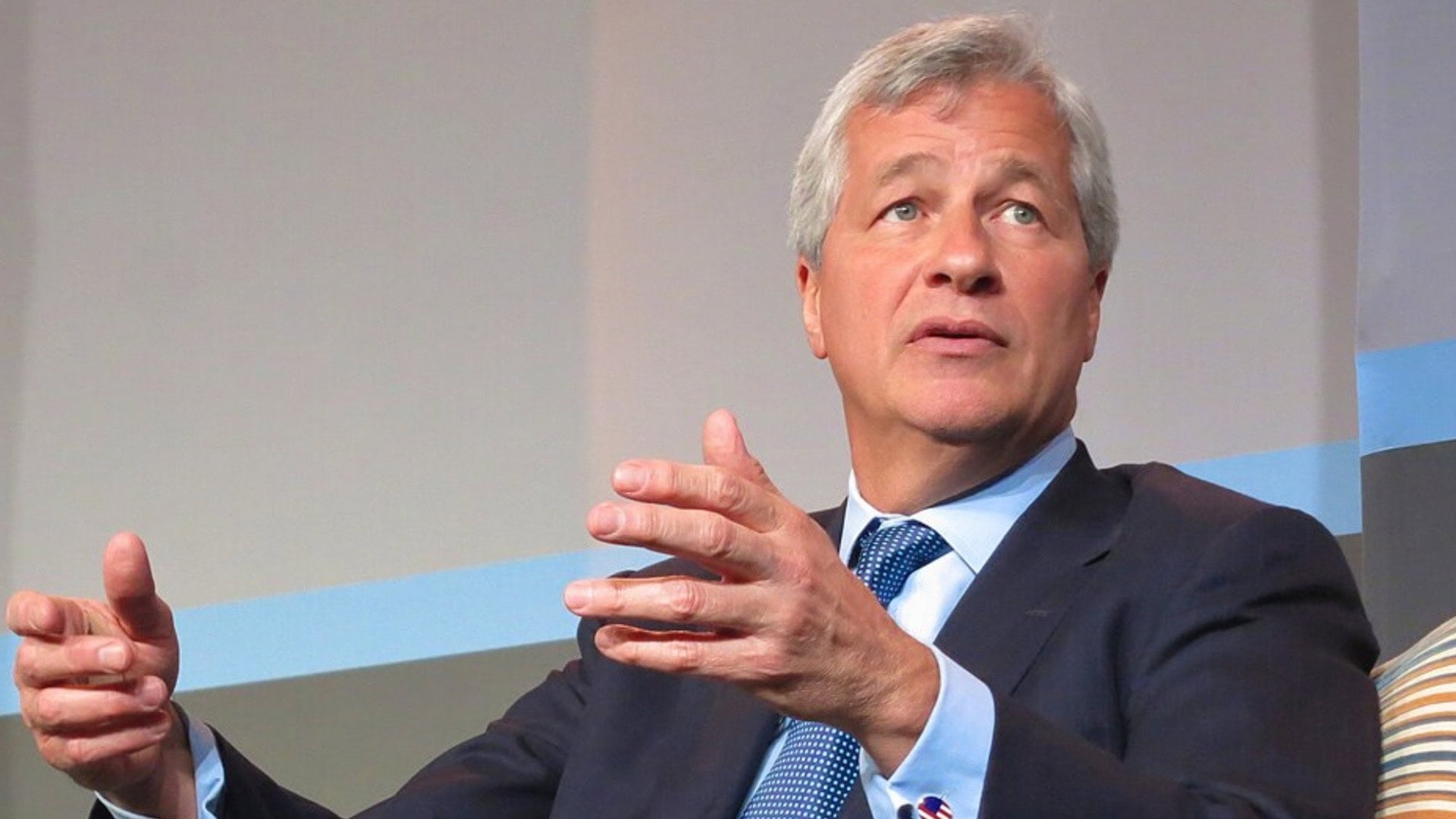 Stagflácia podľa Dimona prichádza