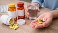 Vitamíny môžu byť toxické. Tieto nenápadné príznaky signalizujú, že ti obľúbené doplnky škodia