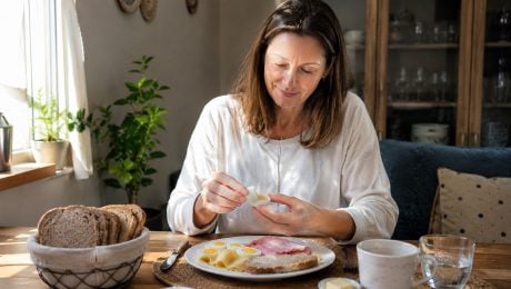 Kľúčová potravina pre záchranu mozgu môže znížiť riziko Alzheimera až o 27 %. Stačí ju vybrať z chladničky