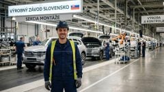 Automobilky na Slovensku expandujú. Namiesto náboru však hrozí prepúšťanie zamestnancov
