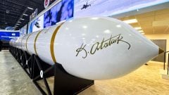 Turecko predstavilo balistickú raketu s rýchlosťou Mach 25. Video s cieľom zásahu v USA spôsobilo rozruch