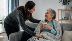 Starostlivosť o blízkych mení mozog: Nový výskum ukazuje prekvapivý vplyv na pamäť a myslenie