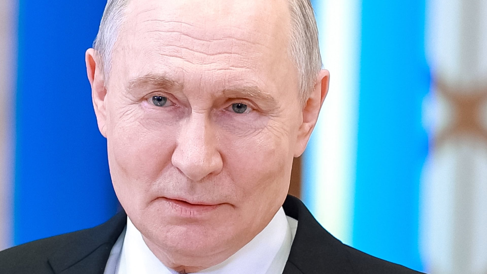 Ruský prezident Vladimir Putin rozpráva počas tlačovej konferencie po zasadnutí Najvyššej rady Eurázijskej ekonomickej únie v Astane 29. mája 2026.