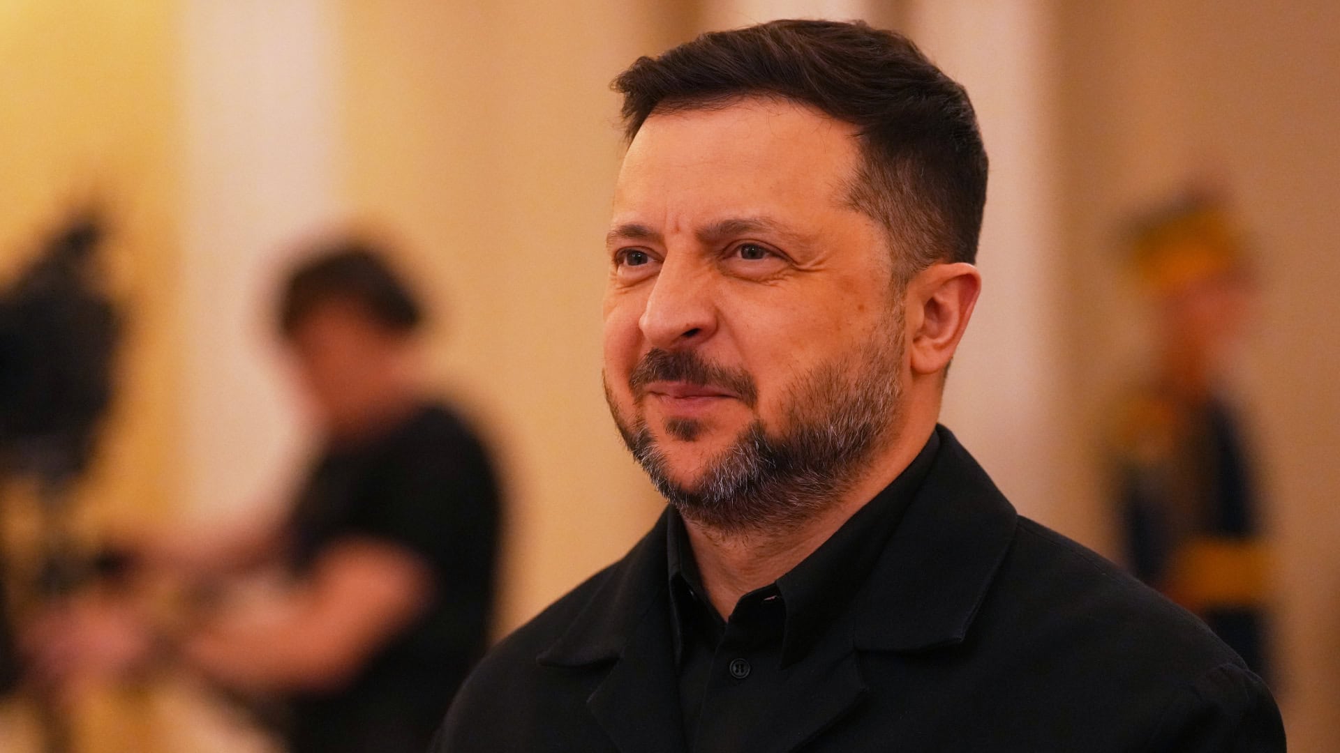 Ukrajinský prezident Volodymyr Zelenskyj prichádza na summit Bukureštskej deviatky (B9) a severských krajín v Paláci Cotroceni v Bukurešti v stredu 13. mája 2026.