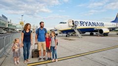 Musí Ryanair zmeniť letovú politiku? Regulátori skúmajú pravidlo, ktoré môže ušetriť rodinám s deťmi