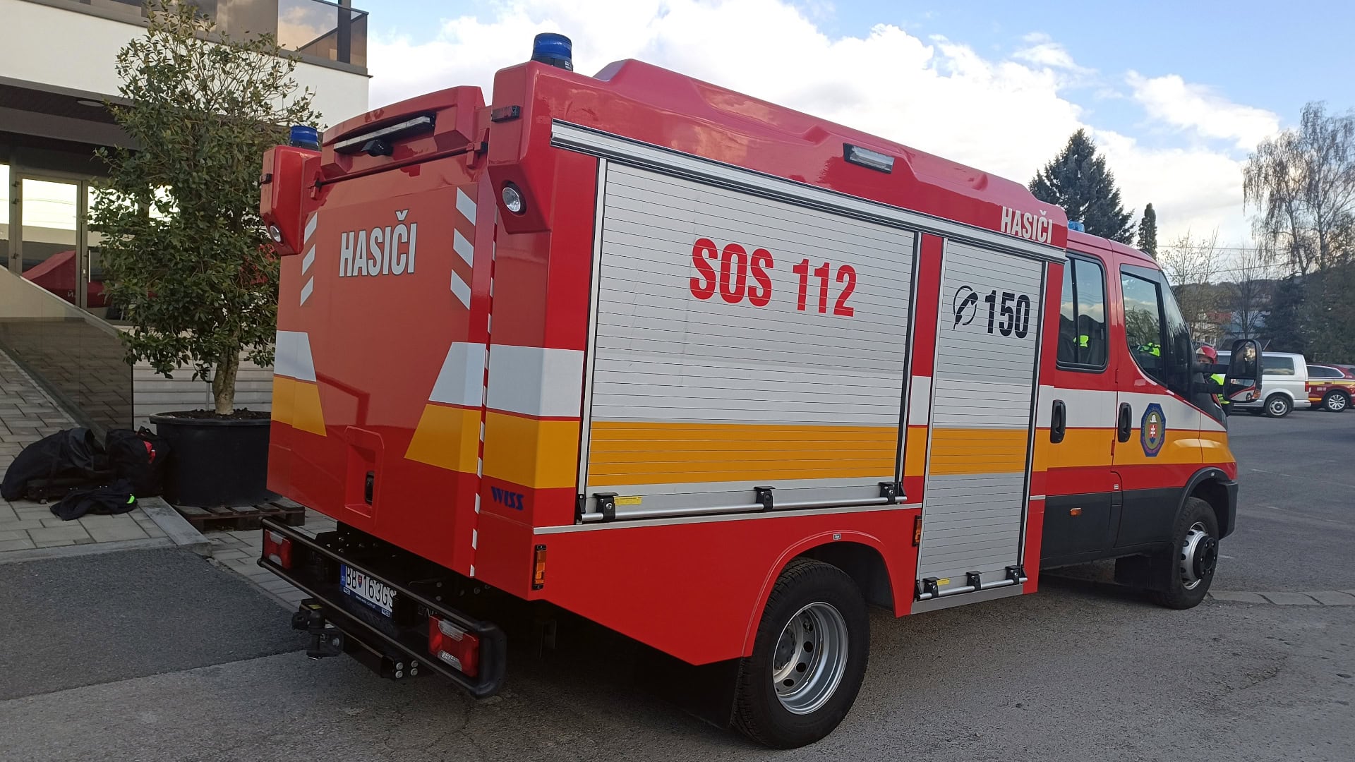 Na snímke hasičské auto