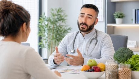 Zabudni na drahé detoxy a spaľovače tuku: Gastroenterológ prezradil lacný trik, s ktorým zješ denne o 500 kalórií menej