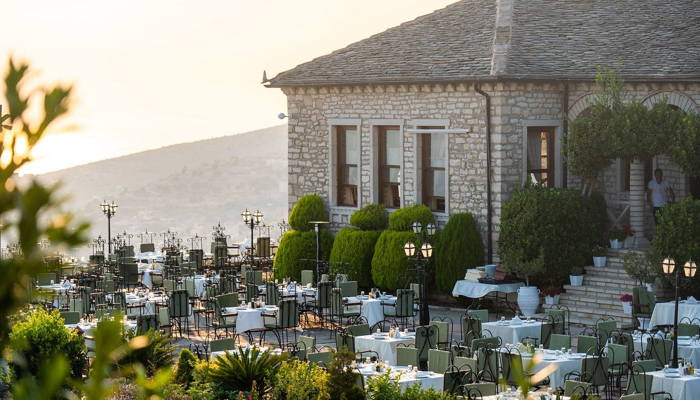 Lekuresi Castle Restaurant