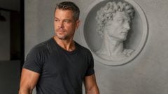 55-ročný Matt Damon trénuje podľa metódy 100-30-3. Na formu v Odysei nepotreboval činky, brušné svaly mu závidia