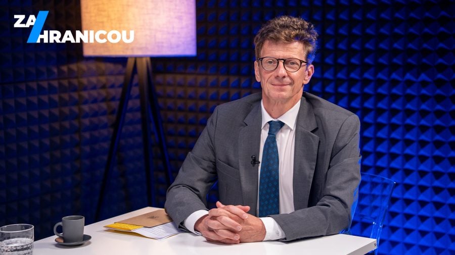 Za hranicou Nicolas Suran