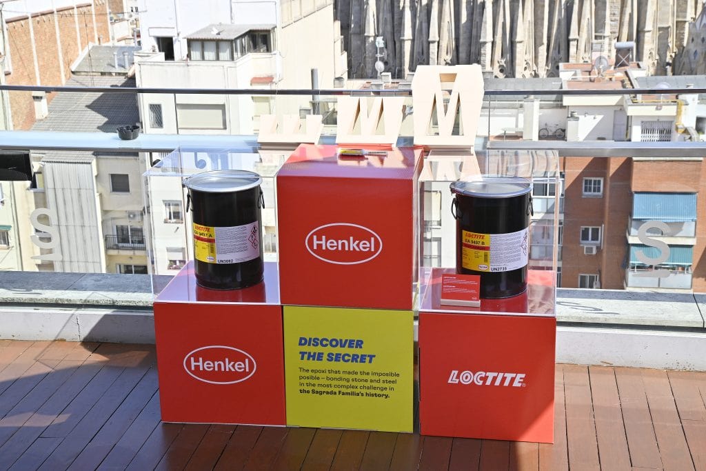 henkel-media-event-rooftop-exhibition-high-007_High