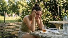 Keď slnko nahrádza smútok: Psychológ vysvetľuje, ako vlny horúčav spúšťajú u tisícok ľudí nebezpečnú formu depresie