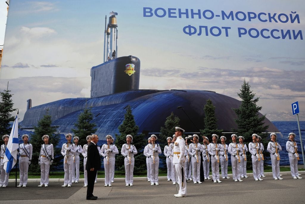 Putin na oslavách námornictva