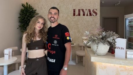 Na titulnej fotke je Viki a Niko, zakladatelia pilates štúdia LYIAS a kaviarne
