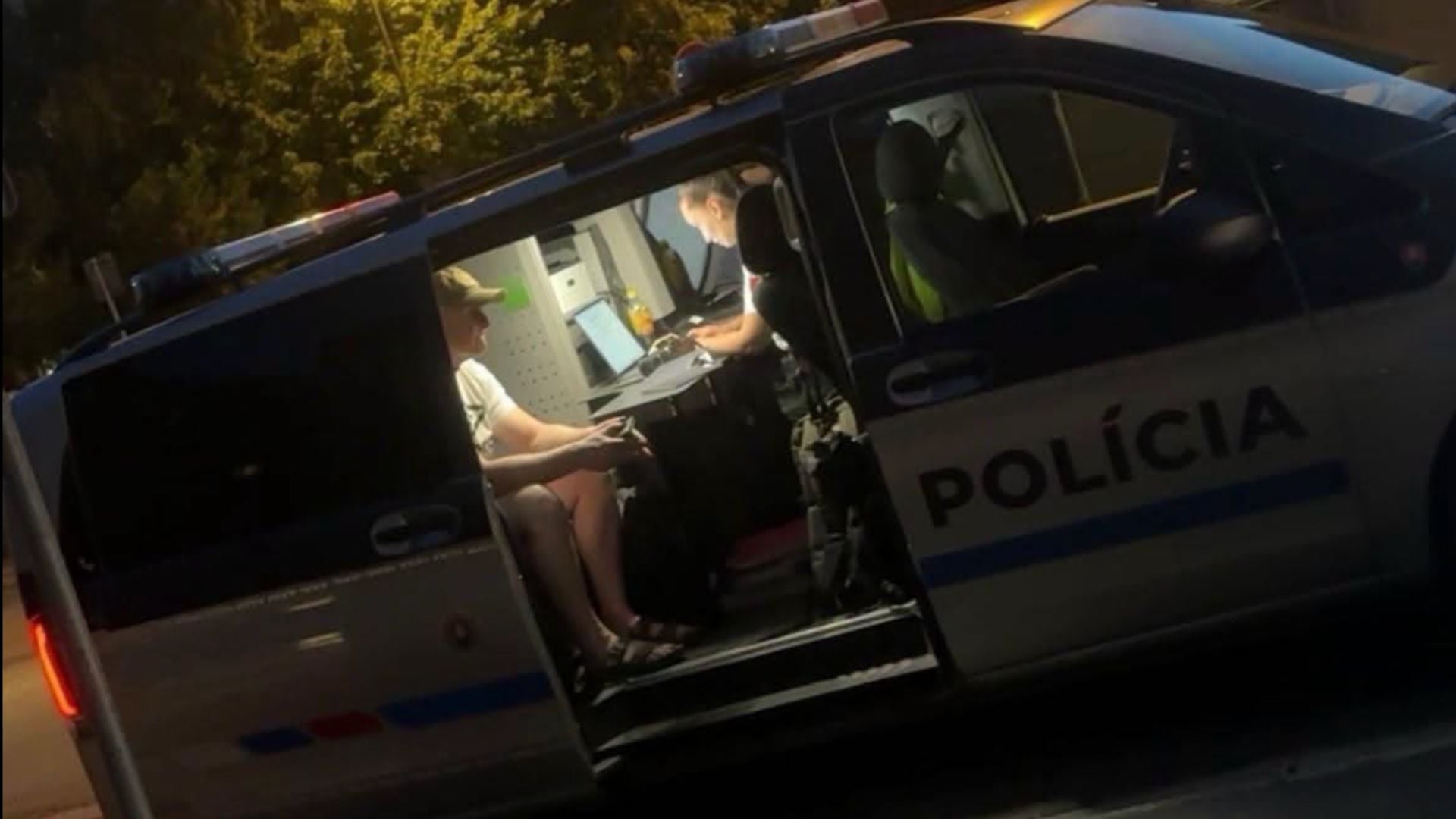 Šéf ochrankárov mal ťuknúť do auta so ženou a deťmi. Mikulec spomína aj alkohol