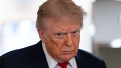 Trumpov veľký európsky projekt narazil na prekážku. Výstavbu mu blokuje 76-ročný dôchodca bez mobilu a slimáky