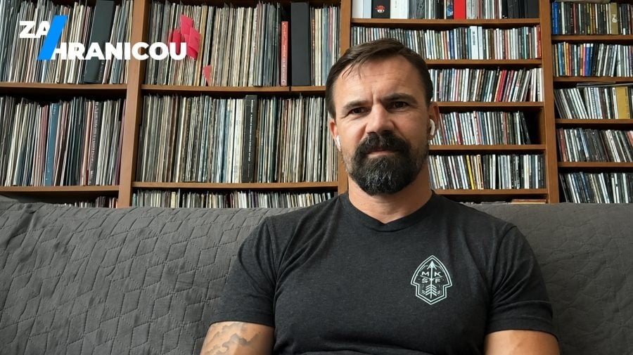 Za hranicou Michal Kadlec