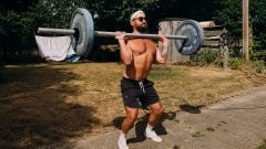 Fitness tréner s 18-ročnou praxou odporúča metódu 3-6-9 na budovanie sily a svalov. Špeciálna rotácia búra stereotyp