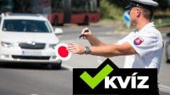 KVÍZ: Ak nevieš odpovedať na tieto otázky, do auta nesadaj. Otestuj sa, či ovládaš pravidlá cestnej premávky