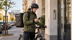 Slovensko mení pravidlá práce cez aplikácie. Kuriéri a vodiči získajú nové práva